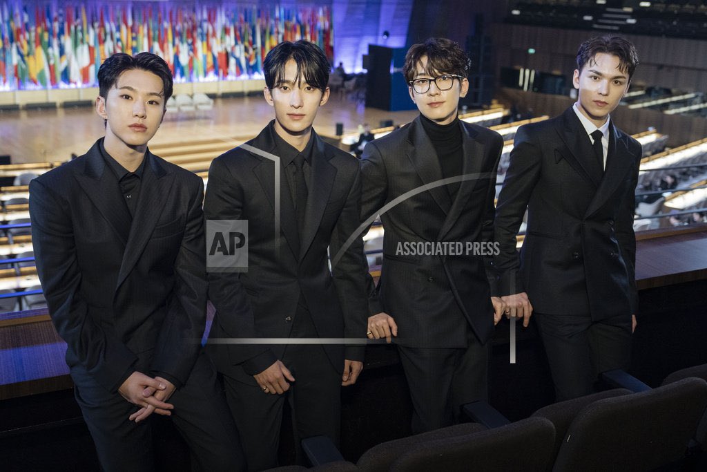 heybabydeul's tweet photo. look at these fine gentlemen 🤍 https://t.co/chCVM5VpH4