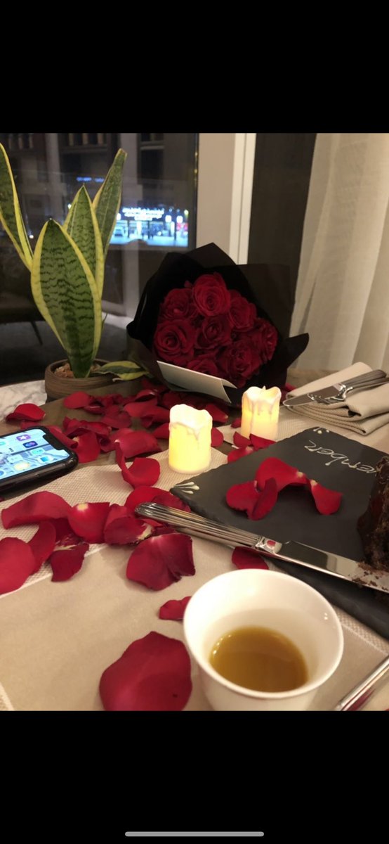 Afemale_0's tweet photo. في مثل هذا اليوم صباح 15 نوفمبر 2018 تحديداً يوم الخميس  
الساعه 6 ونص صباحاً اول يوم إلتقيت فيك وعرفتك وجلست معك وعشت أحلى لحظات صباح في حياتي اللتي لاتُنسى ابداً مهما مريت من ايام وذكريات ماراح انسسسساها إلين اليوم ..🫶🏻❤️❤️
اشتقت لك حبيبي ..❤️❤️
#الحب_بجمله #بس_حبيت_اقول https://t.co/qdoG47vM1O