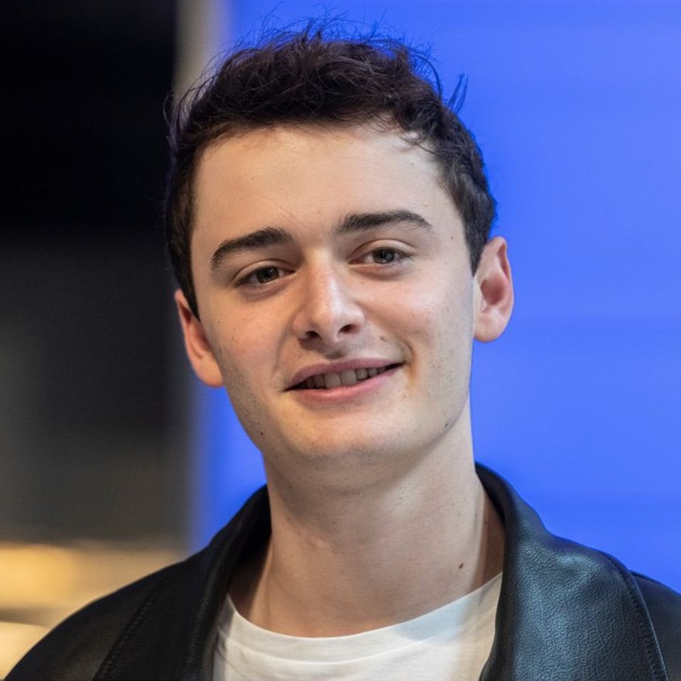 Noah Schnapp’s problematic history: a thread 🧵

 (Repost to spread awareness)