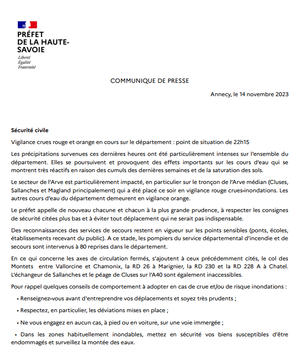 Prefet74's tweet photo. #méteo Vigilance crues 🔴en cours sur le département de la #HauteSavoie. Consultez ici le communiqué de presse de suivi de situation à 22h15.  Evitez tout déplacement qui ne serait pas indispensable et soyez extrêmement prudents! https://t.co/DCvPVNTOCD