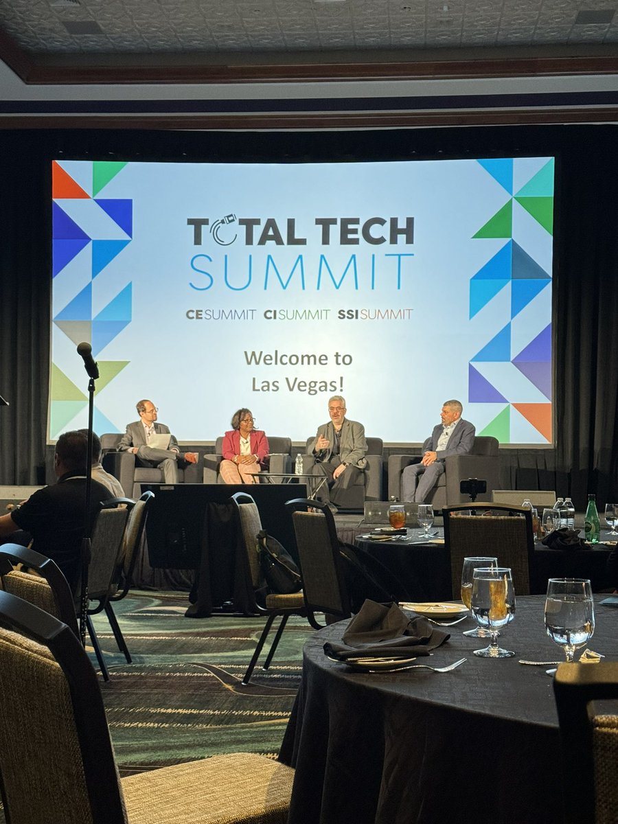 DHODonnell's tweet image. Live right now … @DanFerrisiEdit @AlexisLaBroi @NJDavidD @stevegreenblatt #TotalTech23 @TotalTechSummit @commintegrator #AVTweeps
