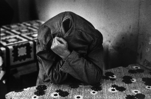 Serpico_lebanon's tweet photo. بس حدا يسألني شو بتحس لمل يصير معك
#Panic_attack
بفرجية الصورة لانو بتفسر كل شي داخل الثياب ما قادر اتنفس
بدي اهرب دقات قلب سريعة عرق مسقع وخوف،وبحس بالنوبة قبل ما توصل على فكرة عايش معها من2001وما تعودت عليها وعلى ازعاجها لانو شرموطة،اذا حدا عندو نفس الشي وبحب يحكي انا جاهز https://t.co/hEI0OmgRnB