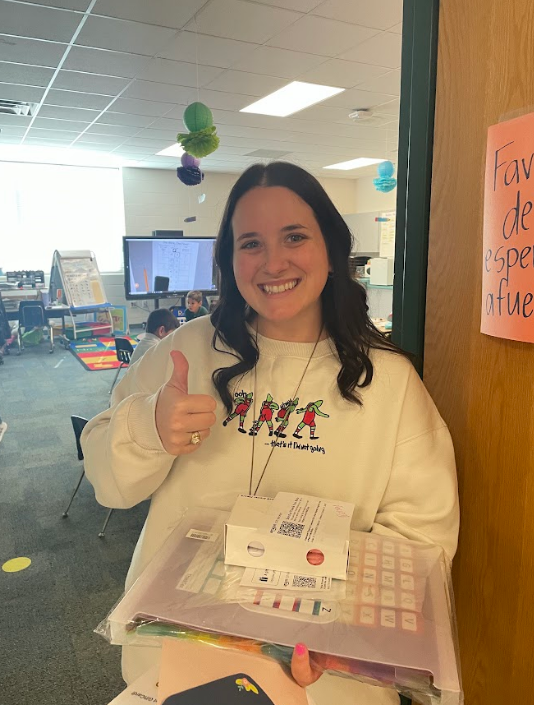WorkforceGo's tweet photo. We're excited to continue our journey with Carrollton Elementary School by extending our hand of support. The smiles on the teachers' faces say it all. It's not just the items themselves; it's knowing that there is support and receiving a little highlight in their day!!💖📚🖍️ https://t.co/3W9n7dJC9M