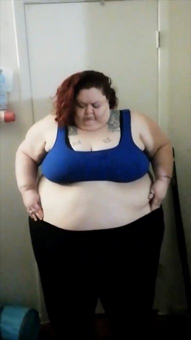 Belly slap https://t.co/eRGXXqyxxc #realloyalfans https://t.co/8KWgg9LbwD<a href="/tag/realloyalfans"class="tags">#realloyalfans</a>