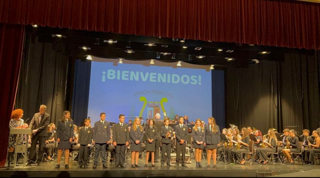 UMTP1's tweet photo. 📸 Fotos del concierto de Santa Cecilia 2023. Un concierto siempre muy especial.

¡Enhorabuena a los nuevos músicos y sus padrinos y madrinas! Bienvenidos a esta gran familia.

#SiempreUMTP 💜 https://t.co/GDebKDAxCW