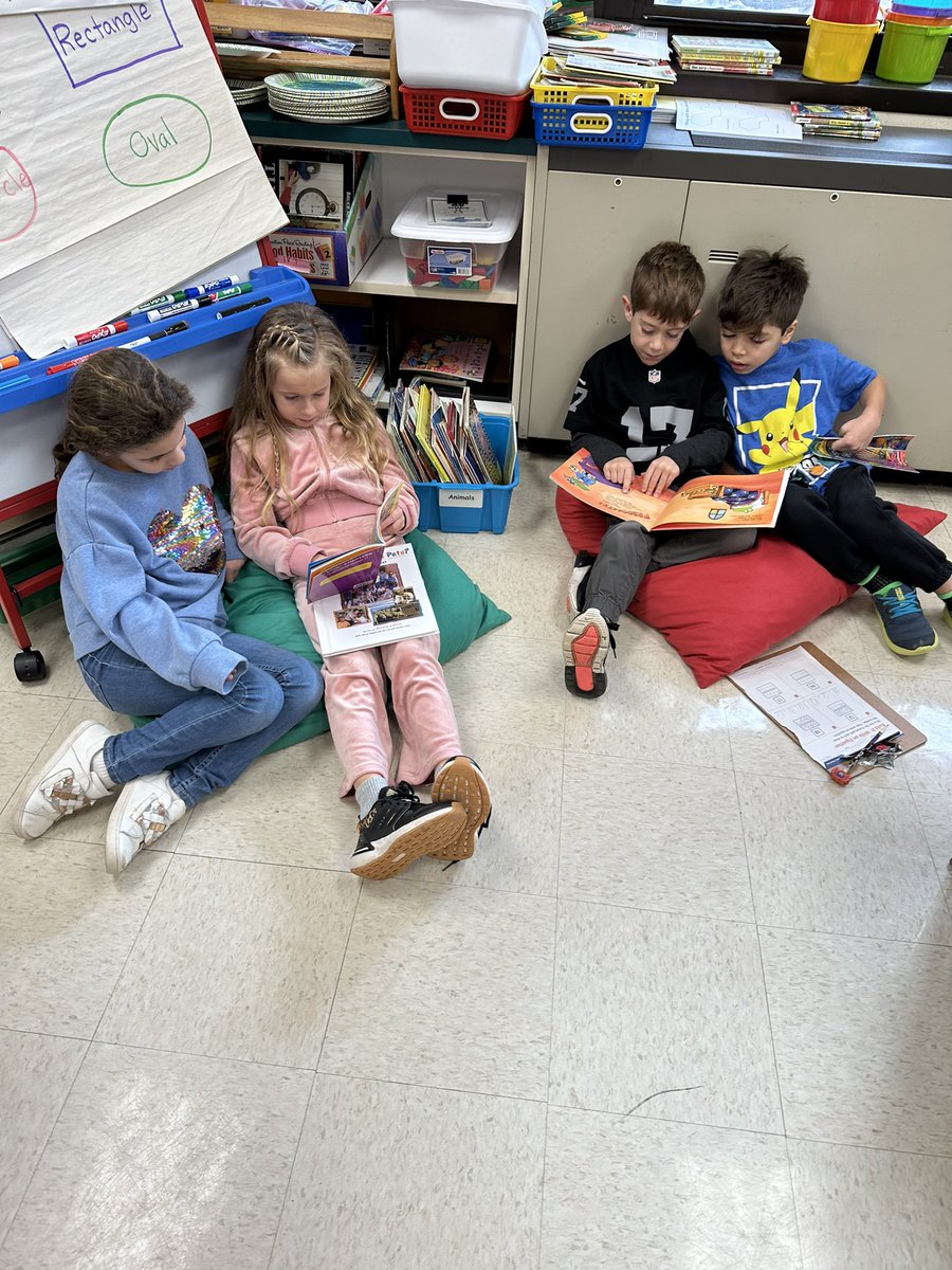 Ss explored nonfiction books and practiced making predictions by only viewing the covers and taking a picture walk during reading. This is only our 2nd day in this new unit and they’re already finding ways to make meaning!