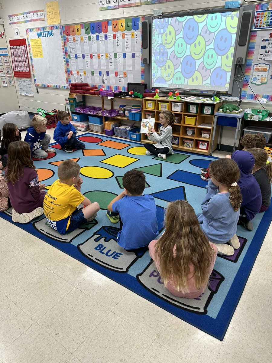 Another post lunch read aloud student cameo! This student had a tricky word that we worked on together, told me she wanted to practice the whole book again, then let me know she was ready. So proud of the strong reading habits forming in 1-L!! 💙 📖 💛