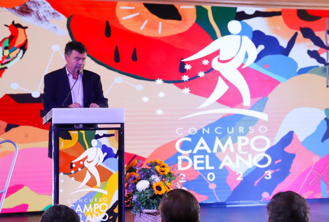tvalenzuelavt's tweet photo. Agradecido de participar del reconocimiento a las buenas experiencias del concurso Campo del Año de #Anasac
Tremendas iniciativas, como la de #Farmhability que aporta a mayor inclusión y también a proyectos que generan valor en áreas fundamentales para nuestra agricultura 🌱 https://t.co/V7FIdzrBcw