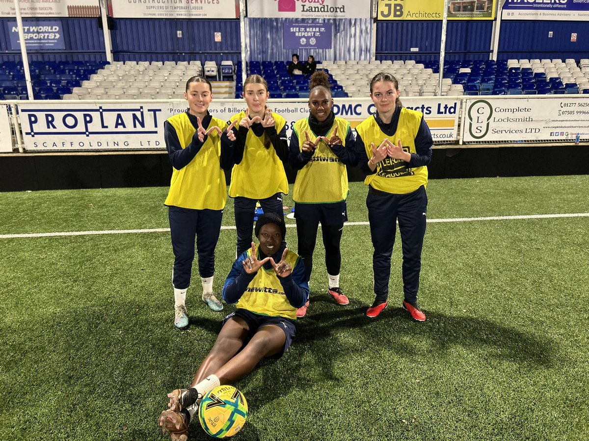 Winning team for small sided games ⚽️👏🏻 allez, les jaunes 🟡 <a href="/BTFCWomen/">Billericay Town FC Women</a>