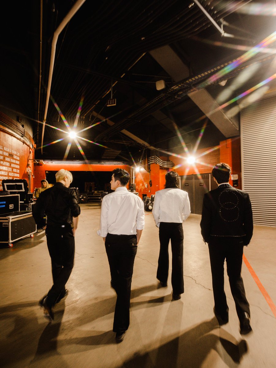 thekiaforum's tweet photo. Woosung.
Dojoon. 
Hajoon.
Jaehyeong.

Backstage with @TheRose_0803 at their SOLD OUT show! #TheRose #더로즈 #DAWNTODUSKTour #DAWNTODUSKLA

(📸: @AshleyOsborn / Kia Forum Photos) https://t.co/5t8bkYy9Ec