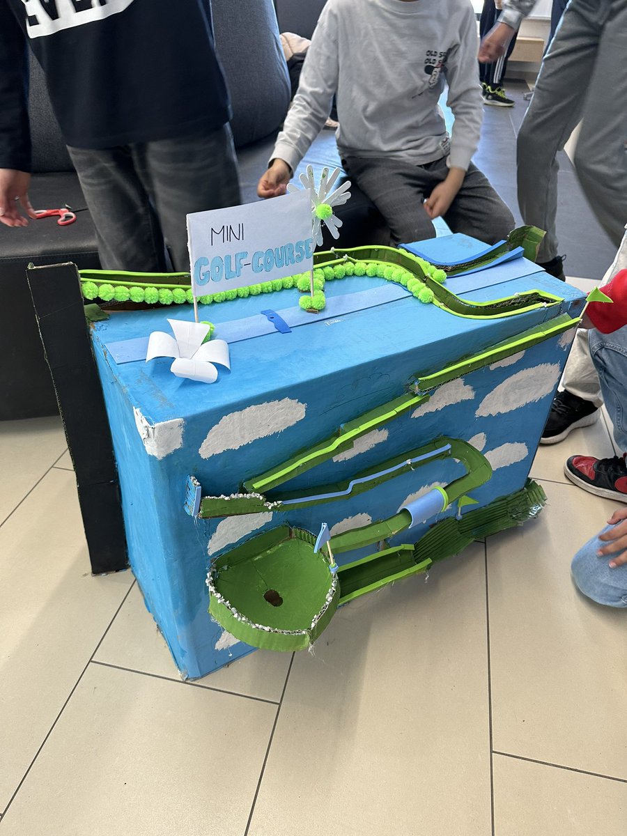 MsDellUnto's tweet photo. Yesterday we went to explore the grade 7s marble run stem task! We had so much fun! @DesmondHDSB https://t.co/VWXnD64QMt
