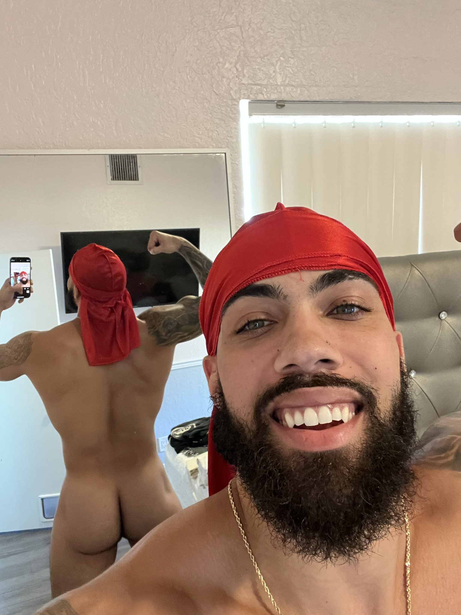 Streaming live tn @ 9pm EST…. I’ll be waiting for you 😏 https://t.co/lsg1Yswlu6