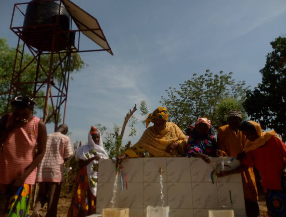 SENDGOGambia's tweet photo. One of 13 borehole projects our beloved founder Tuku Jallow implemented before her untimely passing. May her soul rest peacefully in Janneh and may Allah continue to bless her for her great deeds, kind acts, and dedication to her people and homeland of The Gambia 🇬🇲 

#RIPTuku https://t.co/PmEBj6FBKI