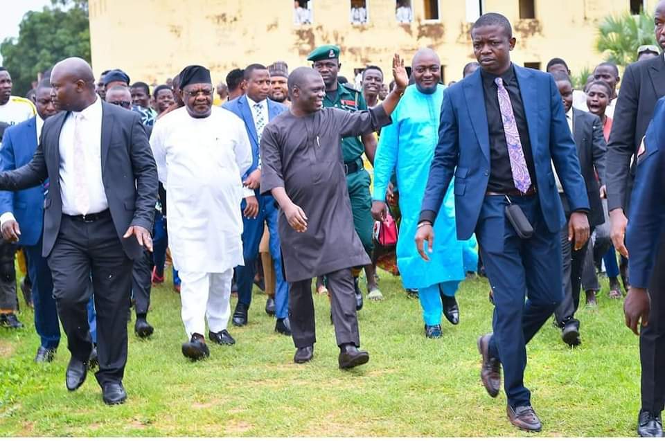 IbrahimShashow's tweet photo. @GovAgbuKefas, is working taraba state Is changing, we really appreciate your effort sir.

May Almighty God bless and protect him for development he's bringing into Taraba state. I am with you till Eternity sir.

#Kmove 💯☑️ https://t.co/xjkiMLxgGe