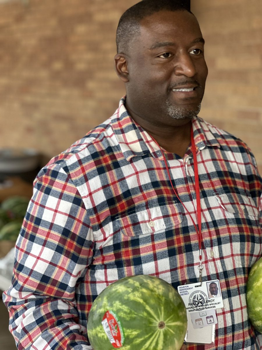 At Key, we understand the importance of children needs! Our Wrap Around Specialist, @Wrapping4KeyMS , organized a successful Food Bank Drive! Children can not grow and learn without food! 💜💛

@HISD_Wraparound @HISDNorthDiv <a href="/HISDSupe/">Mike Miles</a> <a href="/Garibaldi3HISD/">Ingé V. Garibaldi</a> 

#WeGotTheKey #KMS #HISD