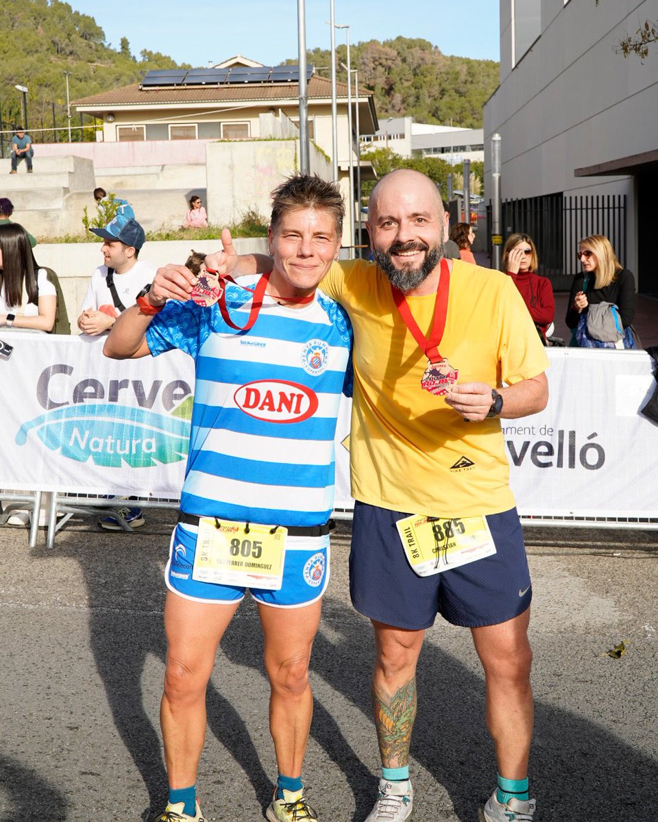 DE POTA VERMELLA, ÉS DE POTA ROJA! 🟥♦️🟥
I la nostra Peixet Blanc-i-blau Lili ha estat a la Pota Roja!