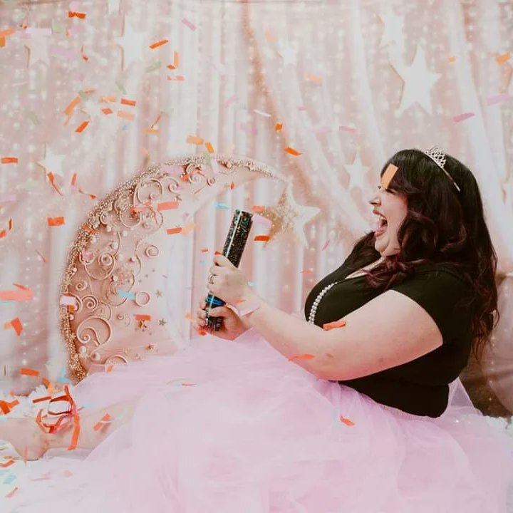 Lunat93's tweet photo. Here's to 30... #StillYoungAtHeart #BirthdayPhotoshoot #AdultCakeSmash #HappyBirthdayToMe #MyBirthdayWasActually2DaysAgo https://t.co/5jervnxclp
