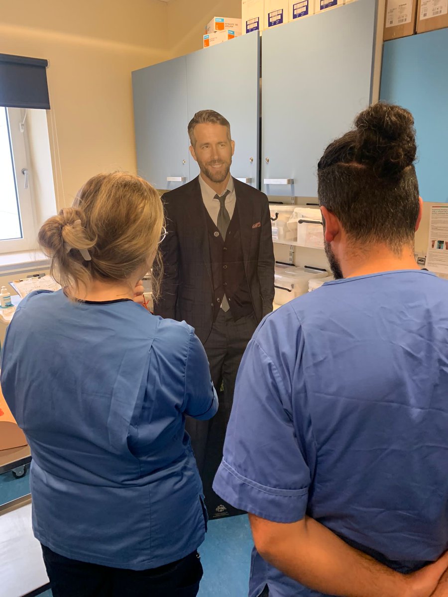 RieWard208's tweet photo. #stopthepressure session today for the staff in 208 and @Rie207. Grading pressure damage to the apples, discussing pressure damage to the ‘patients’ sacrum and a competition of how many pressure points we could point out on our patient Mr.Reynolds! 
@hbyrne1809 @PeterJa86236502 https://t.co/LyGtSW9b6U