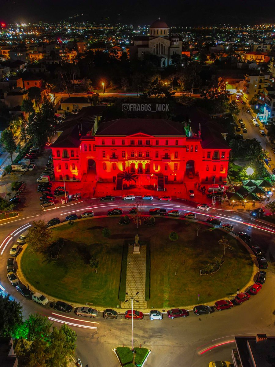 Helen_Papadaki's tweet photo. How beautiful is my hometown #ChaniaCrete celebrating the @worldcordblood day using the colors of the @PublicCBBC !
#WorldCordBloodDay
#DonateCordBlood https://t.co/pGBYyo5qrI