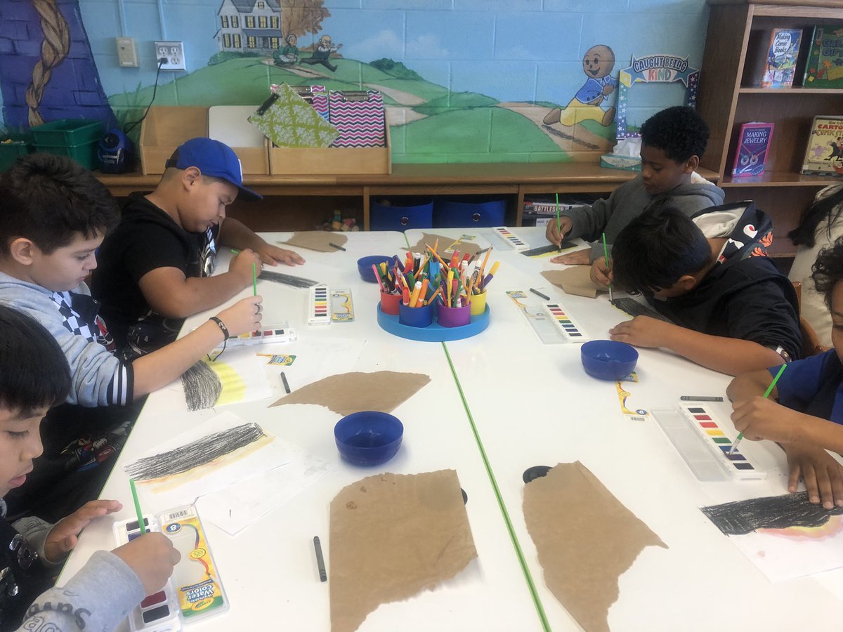 MrsGs_Library's tweet image. I love seeing their creativity shine!! After reading The Legend of the Indian Paintbrush by Tomie dePaola students created their own watercolor sunsets. Look at these beauties! @GuilfordEle #elementarylibrarian