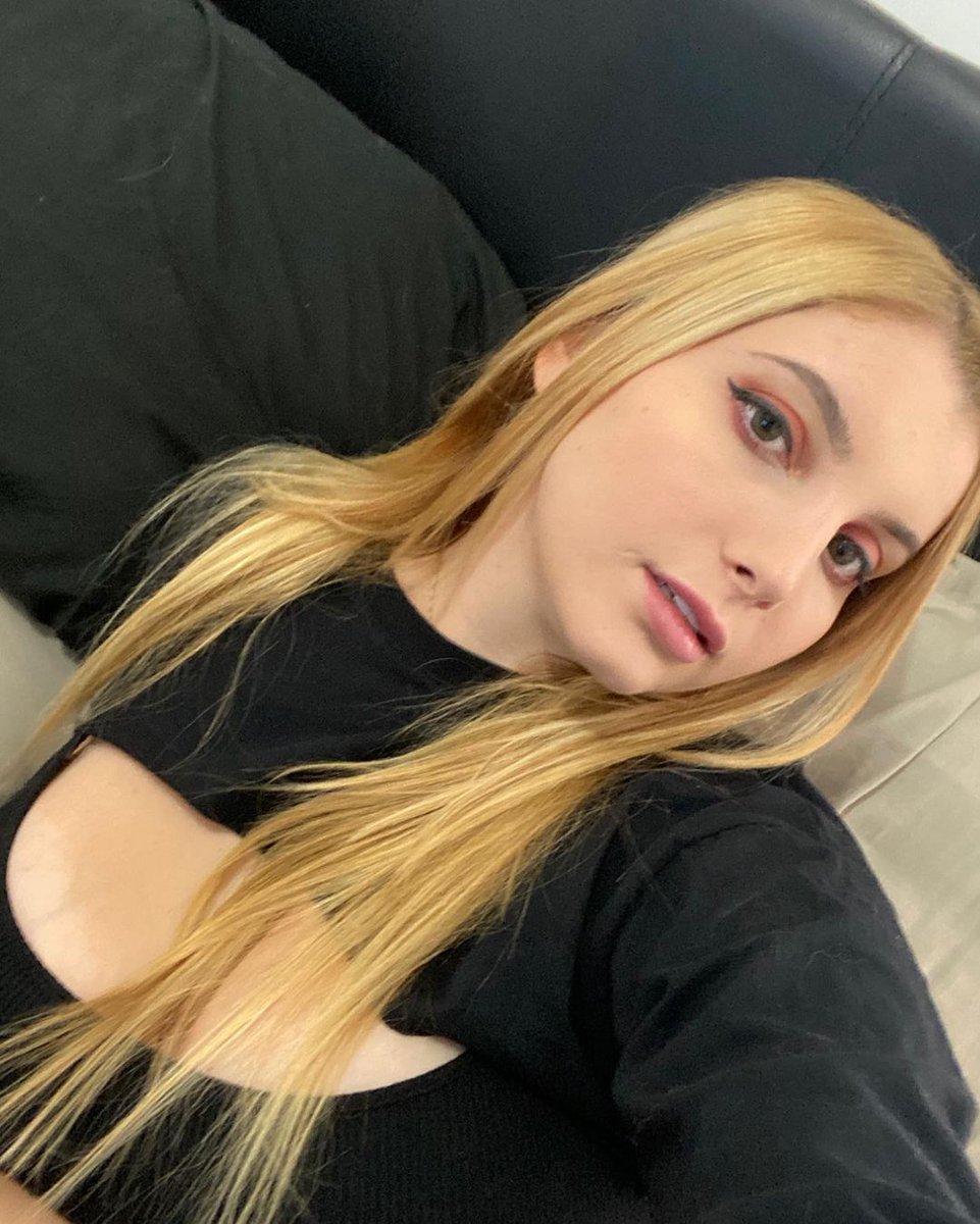 Ivankamontana's tweet photo. Te veo en mi sueño cada vez que duermo y deseo tenerte 🤣❤️ https://t.co/97zoMYzOA4