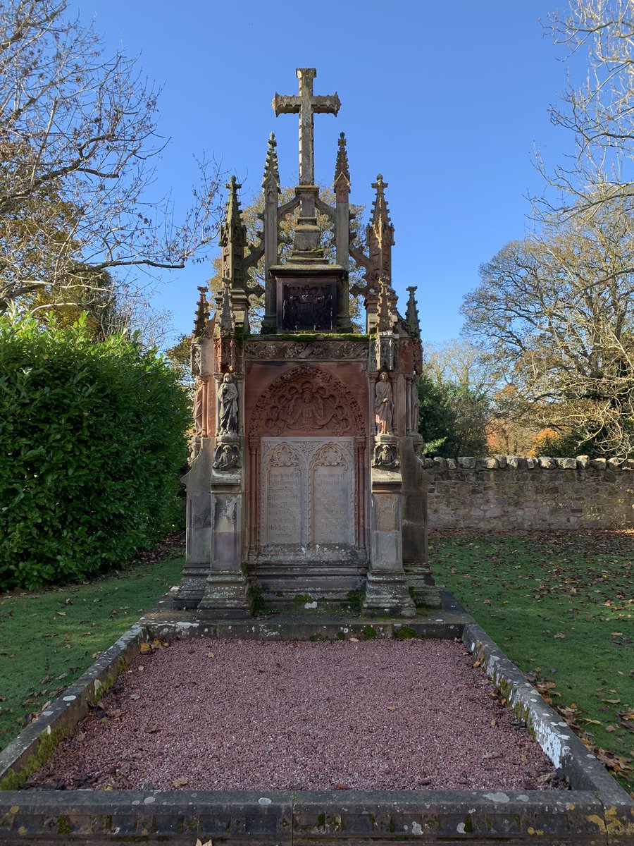 JustOrkney's tweet photo. Visit to Rosslyn Chapel - amazing https://t.co/aQjY6psnHs
