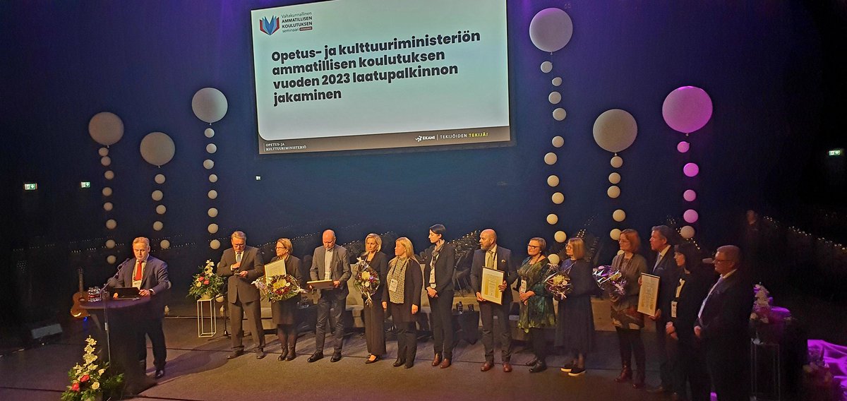leinonen_mari's tweet photo. #VAKS2023 Tänä vuonna  #ammatillinenkoulutus laatupalkinnon voittajat ovat @taitotalofi  ja @AoSamiedu Heidät palkittiin ansiokkaasta  verkostotyöstä elinkeinoelämän kanssa. 

@riverialainen ja @SDO_kampukset  saivat kunniamaininnan. 

Lämpimät onnittelut! https://t.co/adxgXTjtUe