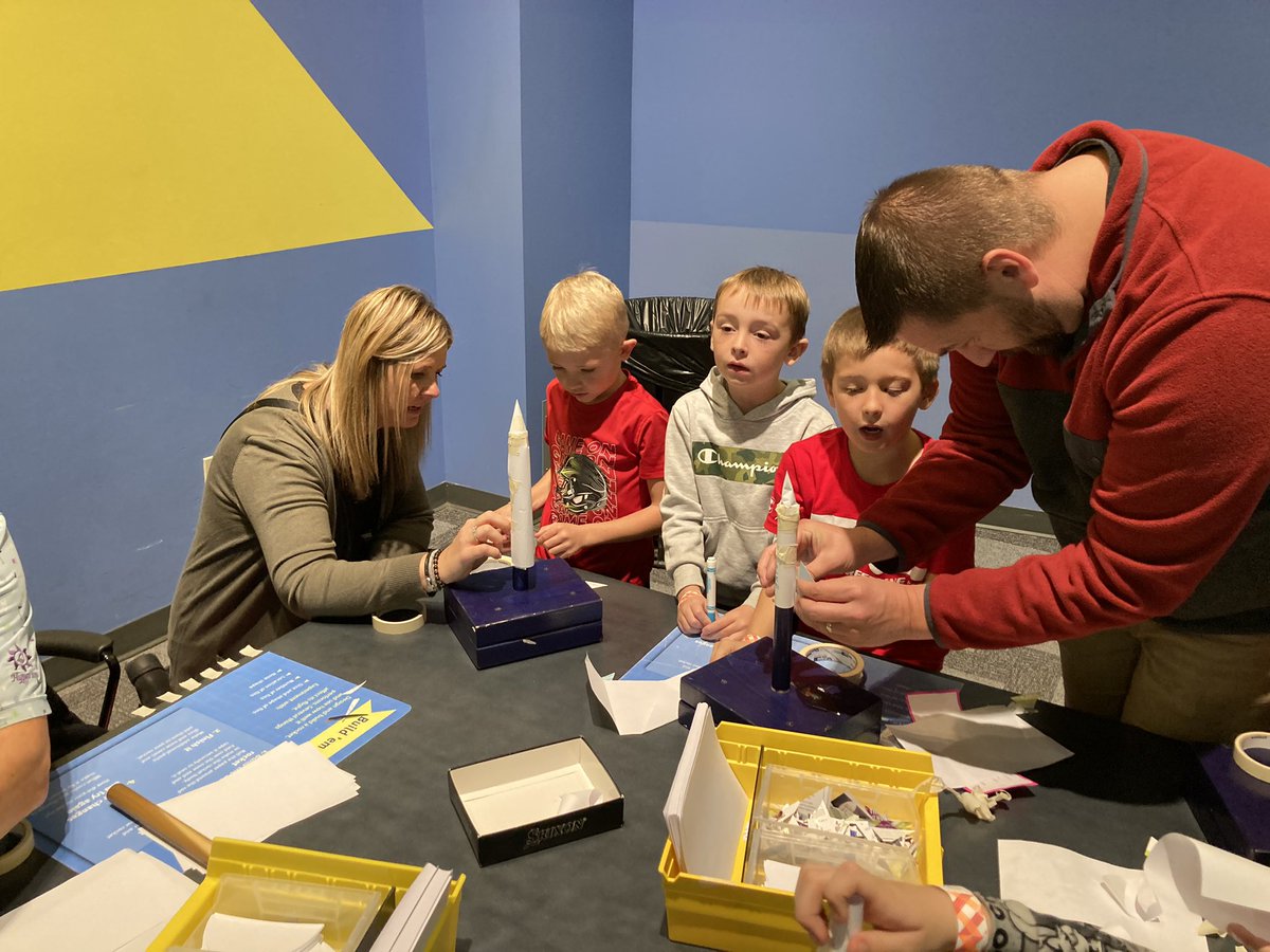 MissJobst's tweet photo. We had the best day learning at the science center! #WeAreADM https://t.co/bjafdsscUQ