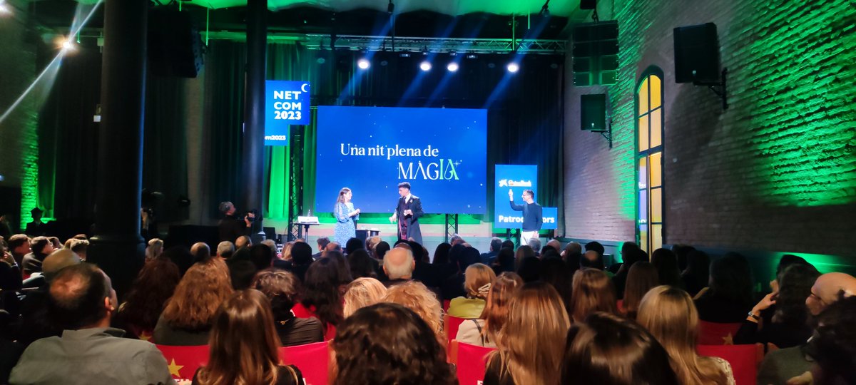 noeliavalencia's tweet photo. Màgia+IA o com la IA pot fer màgia en les estratègies de comunicació... 

Avui hem fet un petit tastet amb @asierarranz i @daliladawidanya al #Netcom2023, la trobada anual de dircoms de @Dircomcat
Aquest any amb un gran mestre de cerimònies @maglari 
Gràcies @MartinezGistau https://t.co/uQABZVpNgx