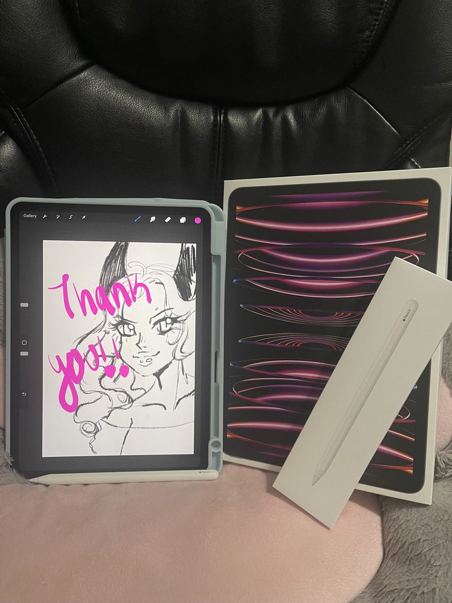 xoMahalo's tweet image. I was able to purchase myself an Ipad pro and an Apple pencil all thanks to UGC

Thank you guys so much!! This will help me so much you dont even know, Im always in pain when Im at my desk drawing and now I can do it anywhere🥹💖🫶🏼

#Thanksdevex