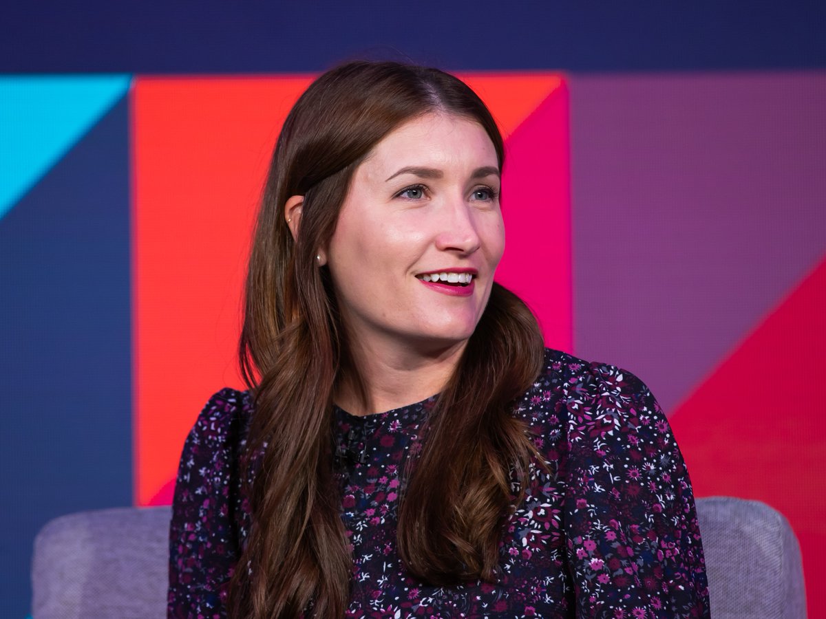 DynastyFP's tweet image. The Forum&apos;s first Keynote Speaker of the afternoon, @julialandauer, Two-Time Champion Racecar Driver, took the stage to share how she harnesses the power of data to gain and maintain a competitive advantage in racing. 

#DynastyForum23