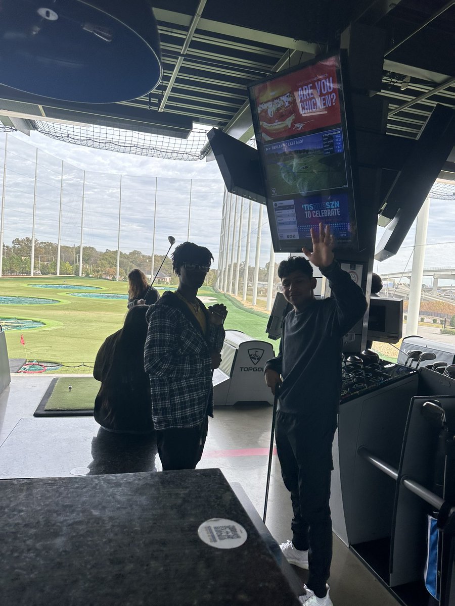 JettGinny's tweet photo. FCCLA had a blast learning about all the wonderful places of hospitality and employment opportunities our city has! It was a great day! @JEFCOCareerTech @MJHSbluedevils https://t.co/mj0PddDzVH