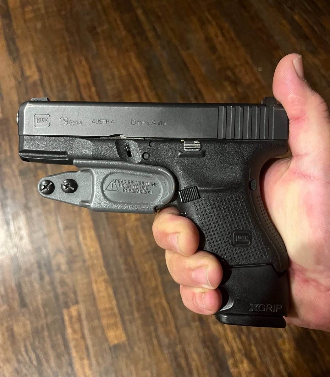 SaltyGoat tweet media