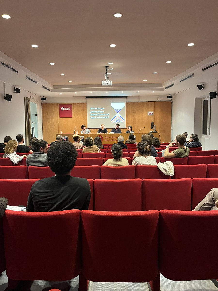 En el debat filosòfic "La perdurabilitat d'allò humà" (Pati Manning) dut a terme per filòsofs i filòsofes hem contemplat des de diverses perspectives actuals els anhels humans d'escapar de la seva finitud constitutiva. 

<a href="/UniBarcelona/">Universitat de Barcelona</a> <a href="/Filosofia_UB/">Facultat de Filosofia UB</a>