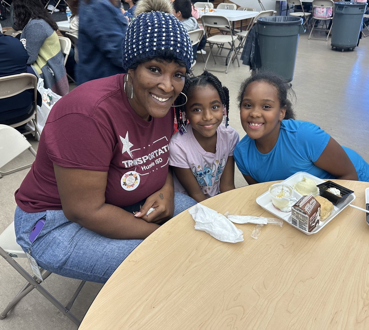 <a href="/HumbleISD_HE/">Humble Elementary</a> Thanksgiving Feast featuring one of the students favorite bus drivers Ms. Johnson. The smiles show just how thankful they are for her going above and beyond to show up for them! <a href="/HumbleISD_Buses/">Humble ISD Transportation</a> 
🦃🧡