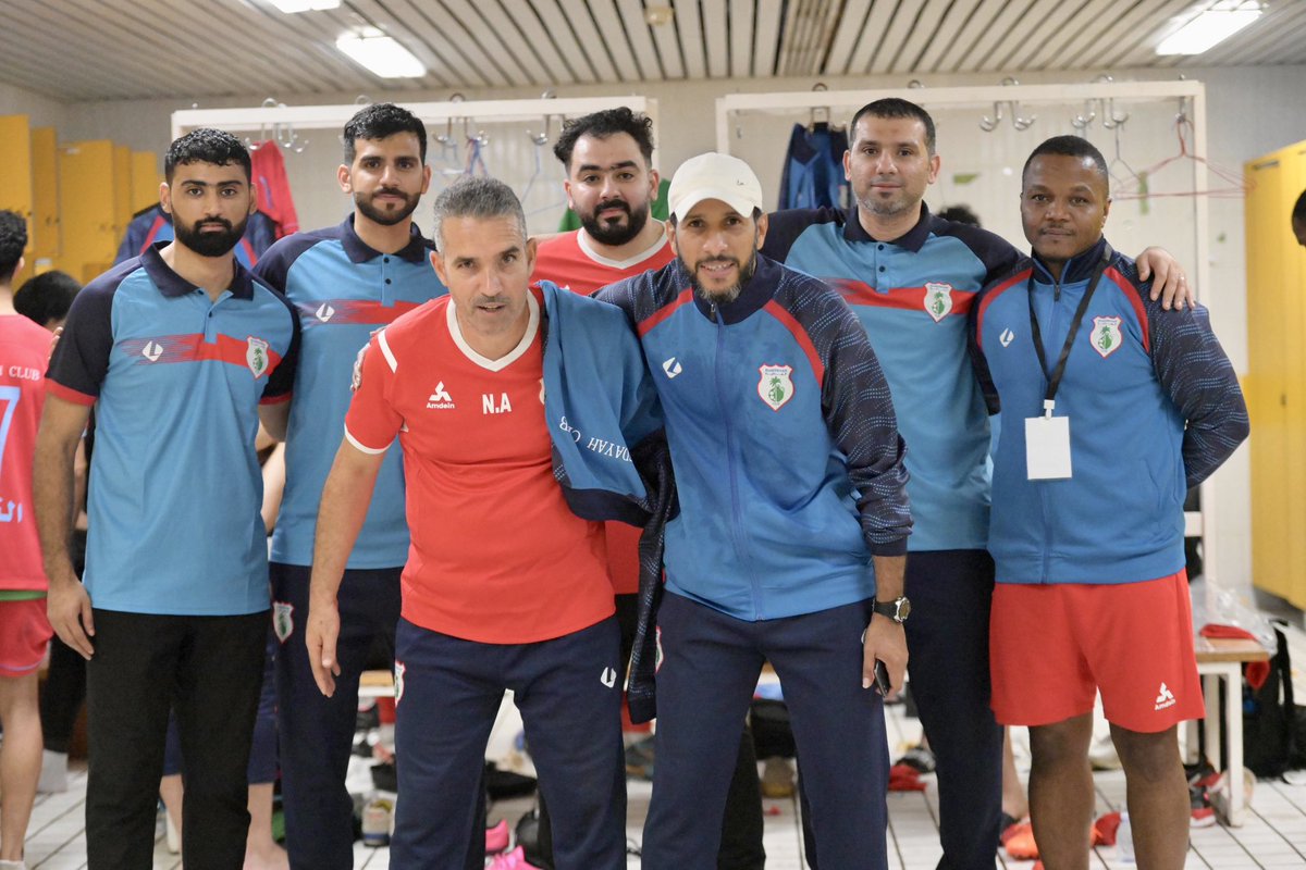 مع الجهاز الفني والاداري بنادي الهداية بعد الفوز على نادي المحيط