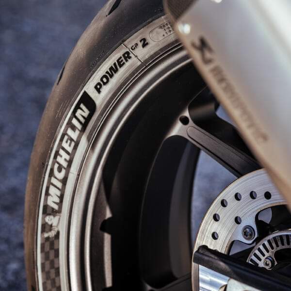 🔥 ¿Estas preparado para subir de nivel?

Llega una nueva referencia al segmento deportivo. Presentado en el salón #EICMA, el nuevo #MICHELIN Power GP 2, mejorará todos los aspectos de adherencia y sensaciones para que puedas dar el máximo en circuito y disfrutar en carretera 🏍️