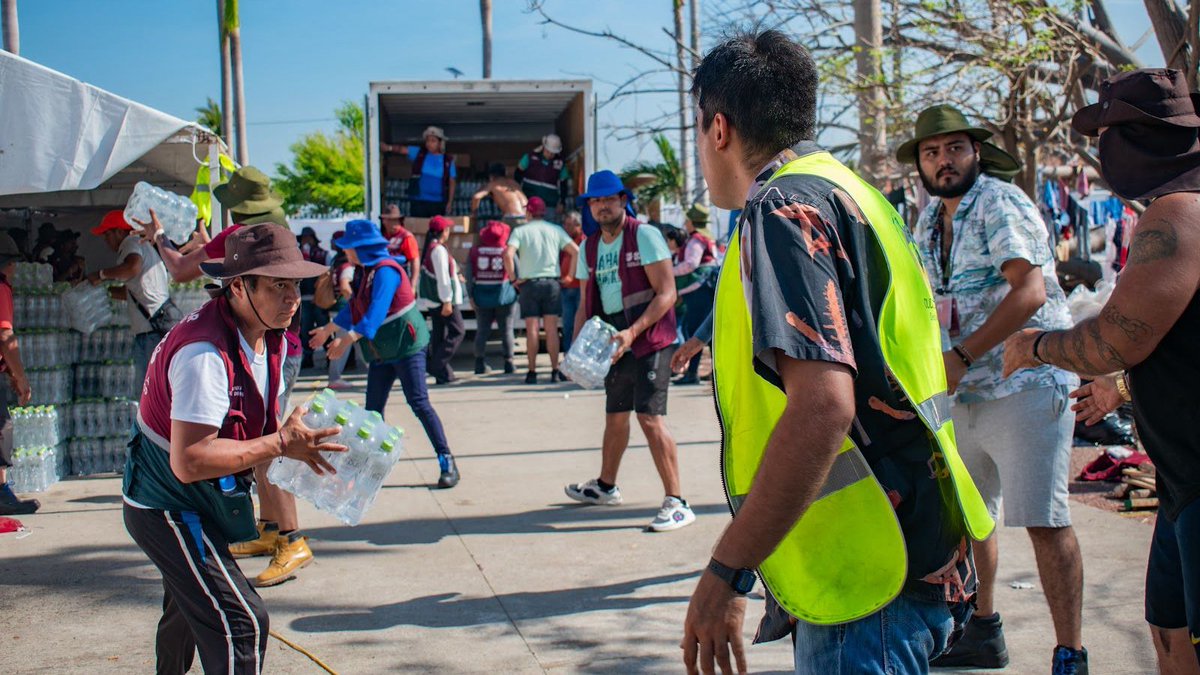 Todos_Somos_PC's tweet image. ¡La solidaridad nos distingue!🫡

Participación Ciudadana se solidariza con el llamado del #JefeDeGobierno, @martibatres, para ayudar a las familias afectadas por el huracán Otis con: 

📦Acopio
👩‍🍳Comedores emergentes
🧹Limpieza de espacios

 #TrabajamosParaTi