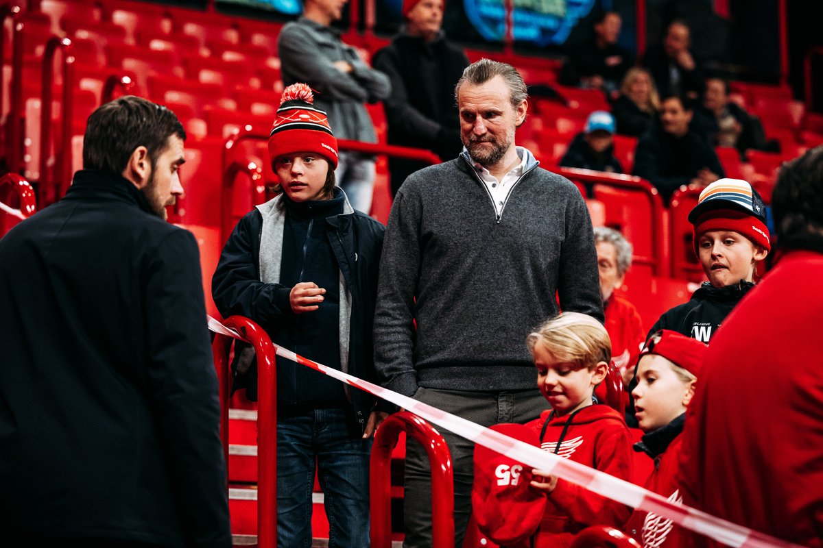 DetroitRedWings's tweet photo. 🇸🇪🐐 https://t.co/ZMyqiSnczh