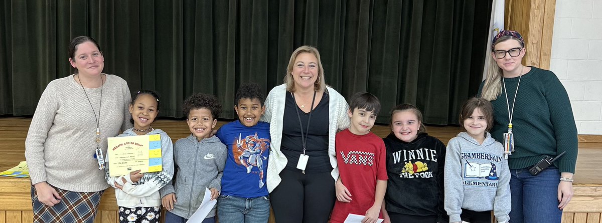 Today, Chamberlain wizards continued to spread kindness by awarding kindness shout outs &amp; certificates to students!! 

“In a world where you can be anything…be kind!”