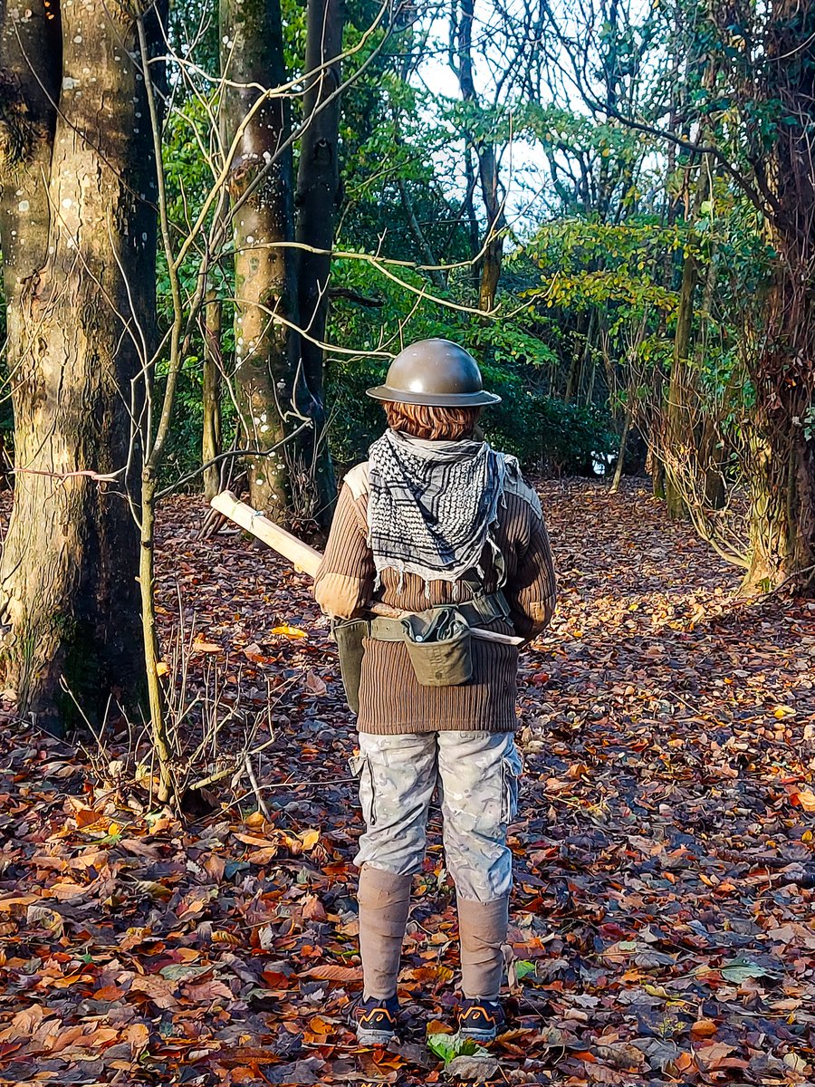 CastleCourtEng's tweet photo. WW1 #PrivatePeaceful #Screenplays loading π¬ Year 7s are having fun producing, acting and directing their own scenes from #MichaelMorpurgo's Private Peaceful! @psbacc skills in action #CastleCourtCreativity #CastleCourtCollaboration #CastleCourtCommittment https://t.co/0Y6vajVbvq