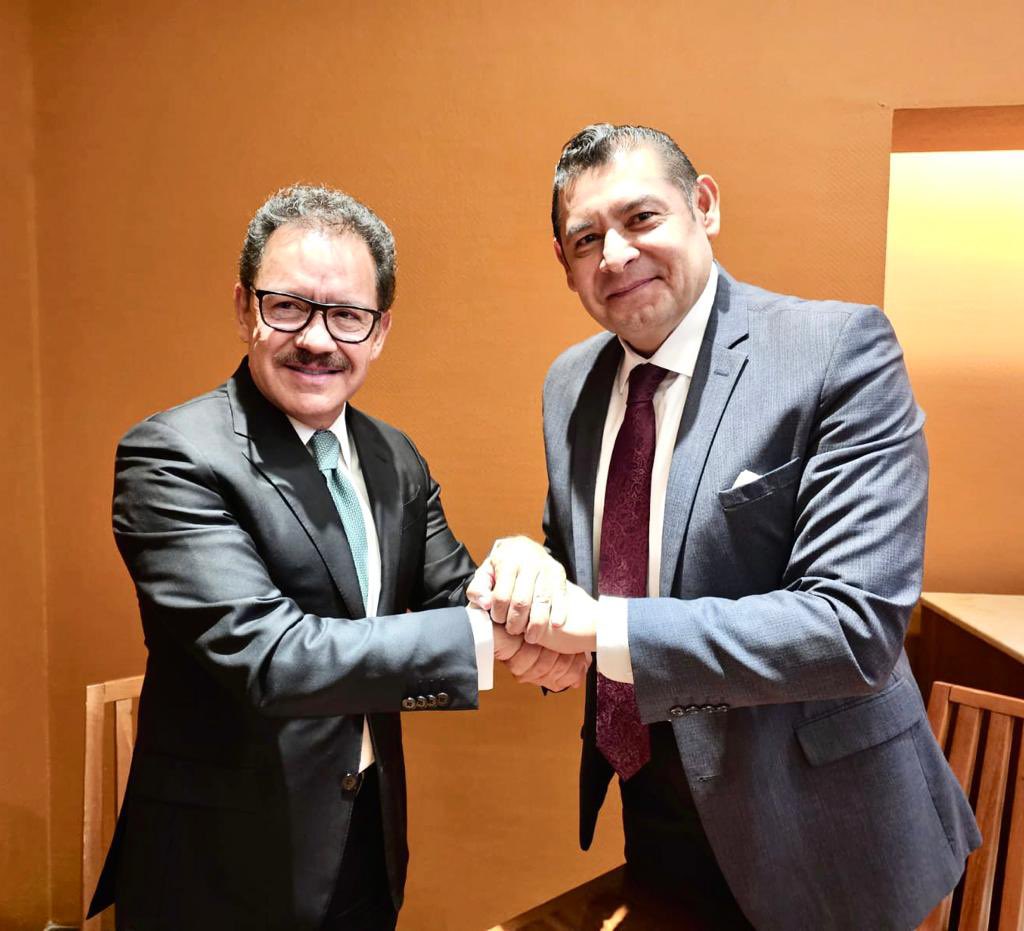 Hoy ratificamos que el sueño de un mejor futuro para tod@s l@s poblan@s es  trabajando unidos. Con @armentapuebla_ me une no solo la sangre, también la  esperanza de que juntos podemos hacer, image size:1024x931