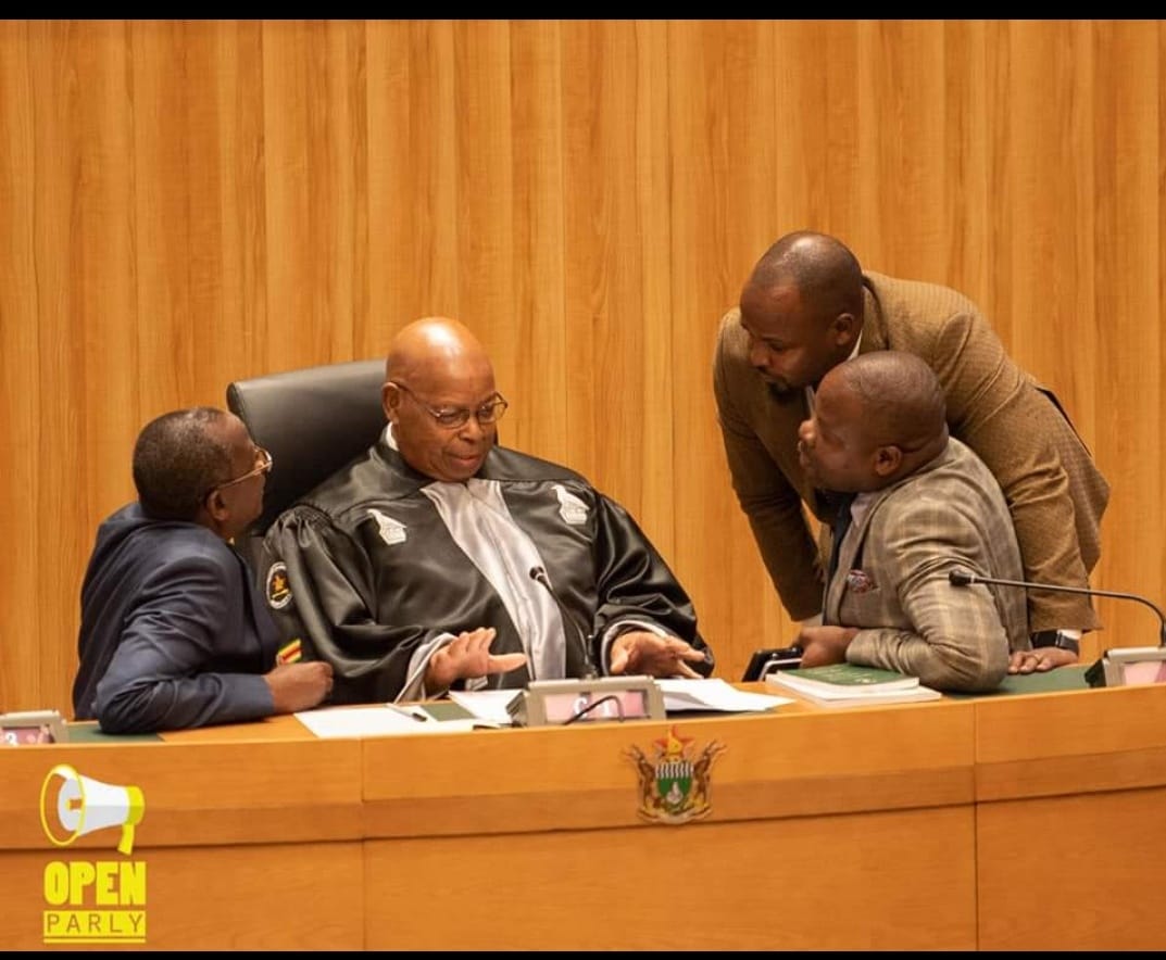 Chegore rino hehehe
Famba zvako Tshabangu usacheuke miridzo 🤣🤣🤣