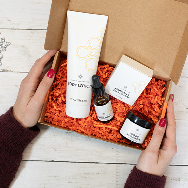 RichAndLisaJ's tweet photo. Life's Abundance Holiday Gift Boxes For Dogs, Cats And Your Friends Are Here! Hurry! Supplies Are Limited!

https://t.co/TjuYaBCNZI

#dogs #cats #doggifts #catgifts #holidaygifts #skincare #skincaregifts #holidaydogs #holidaycats #pets #petgifts #gifts https://t.co/6t7zITx70g