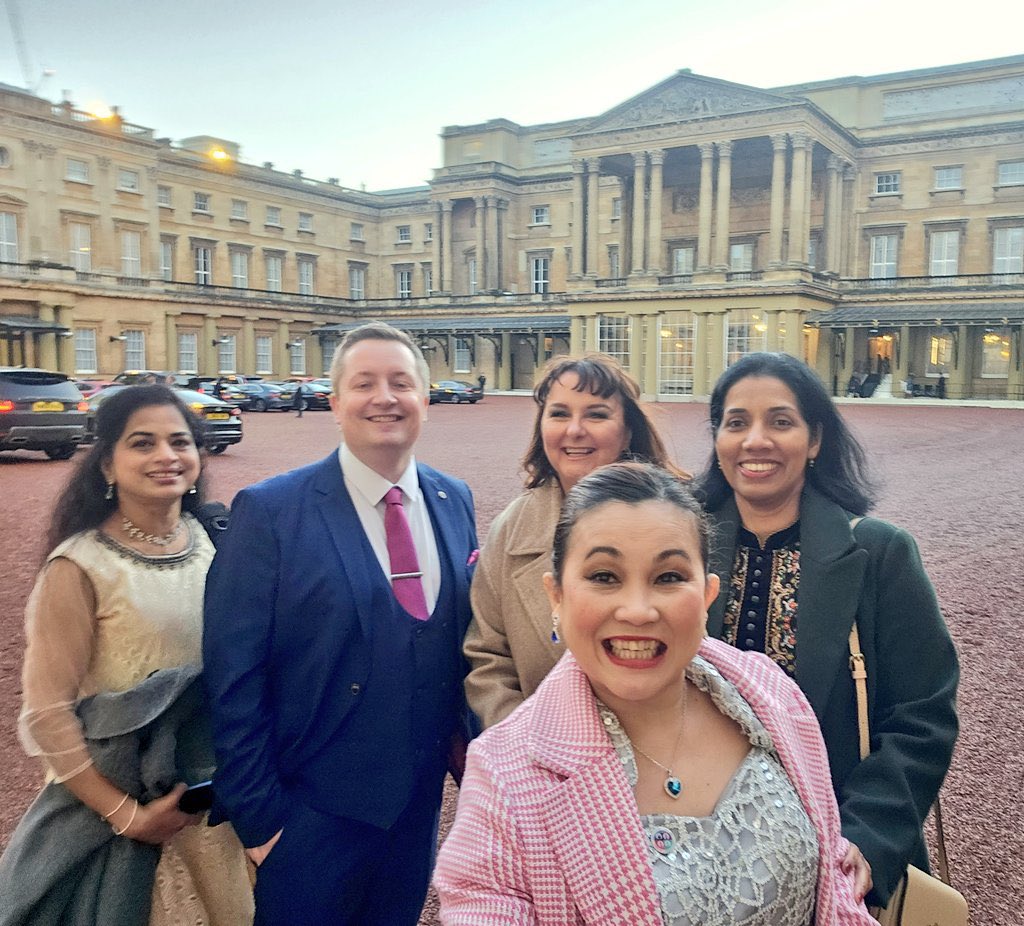 Honoured to attend a reception at Buckingham Palace to celebrate our wonderful internationally educated nurse colleagues - an amazing experience. (No cameras inside so all pics on the doorstep!) <a href="/BSO_NI/">Business Services Organisation</a> <a href="/HSCCEC/">Clinical Education Centre - CEC</a> <a href="/rosydevlin/">Roisin</a> <a href="/JonahAtos/">neneatos74</a> <a href="/NIPEC_online/">NIPEC</a>  <a href="/CNO_NI/">CNO Northern Ireland</a>  <a href="/healthdpt/">Department of Health</a>