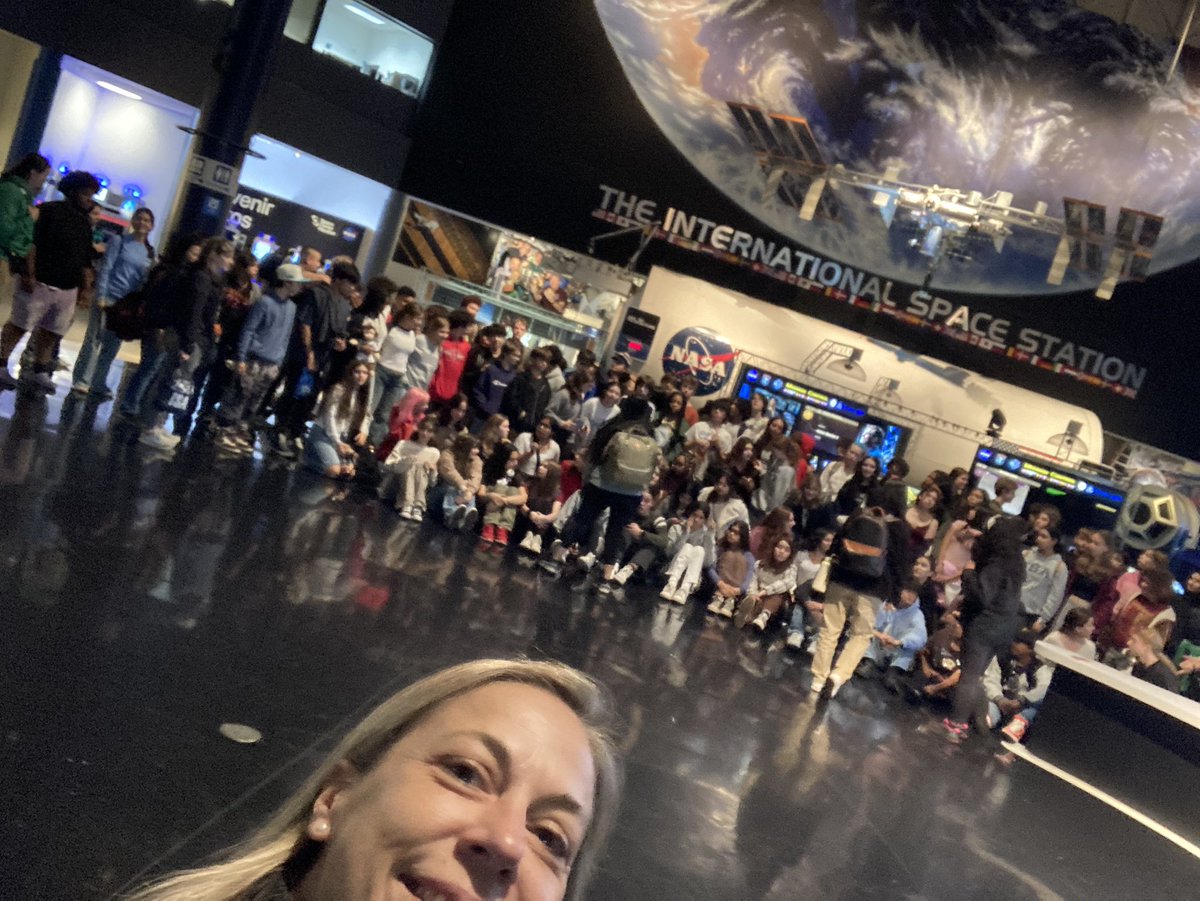 When the International School of the Americas @ISA_Globies @NEISD go to the International Space Station @NASA @SpaceCenterHou 🚀🌏 Great experience for our MAT interns and me @tu_eddept to learn with the students, teachers & chaperones.