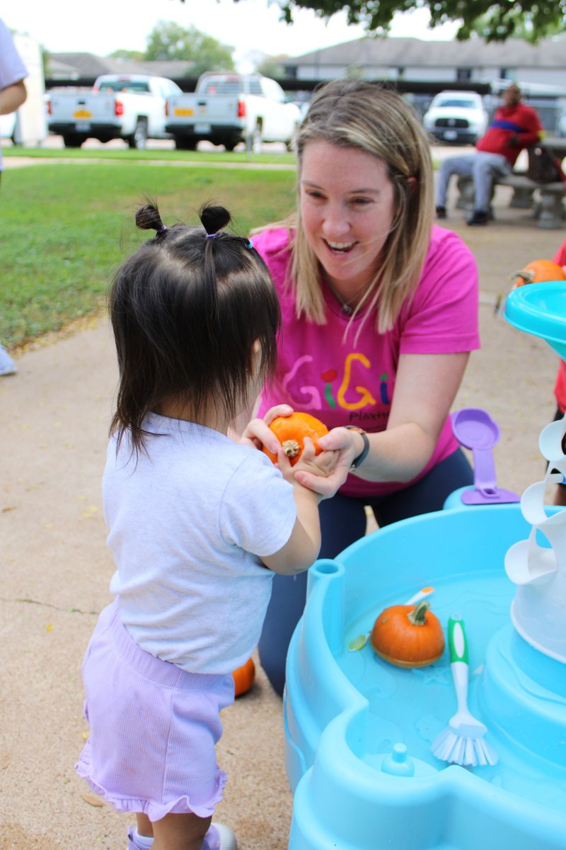GiGis_Play_Hou's tweet image. Let's get some steps in at Leaps &amp;amp; Bounds before we step into Thanksgiving Break on Saturday, November 18th at 11am with Occupational Therapist Ms. Tracy! Head to our online calendar to register. Can't wait to see you there!
#LeapsandBounds #GiGisPlayhouseHouston