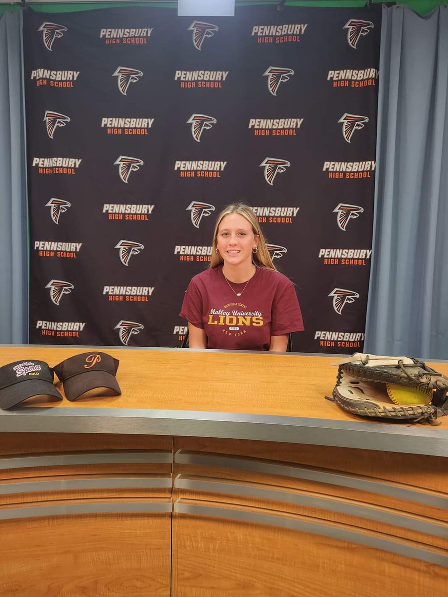 Congratulations, Hannah DeFinis on signing your NIL to play softball at Molloy University!