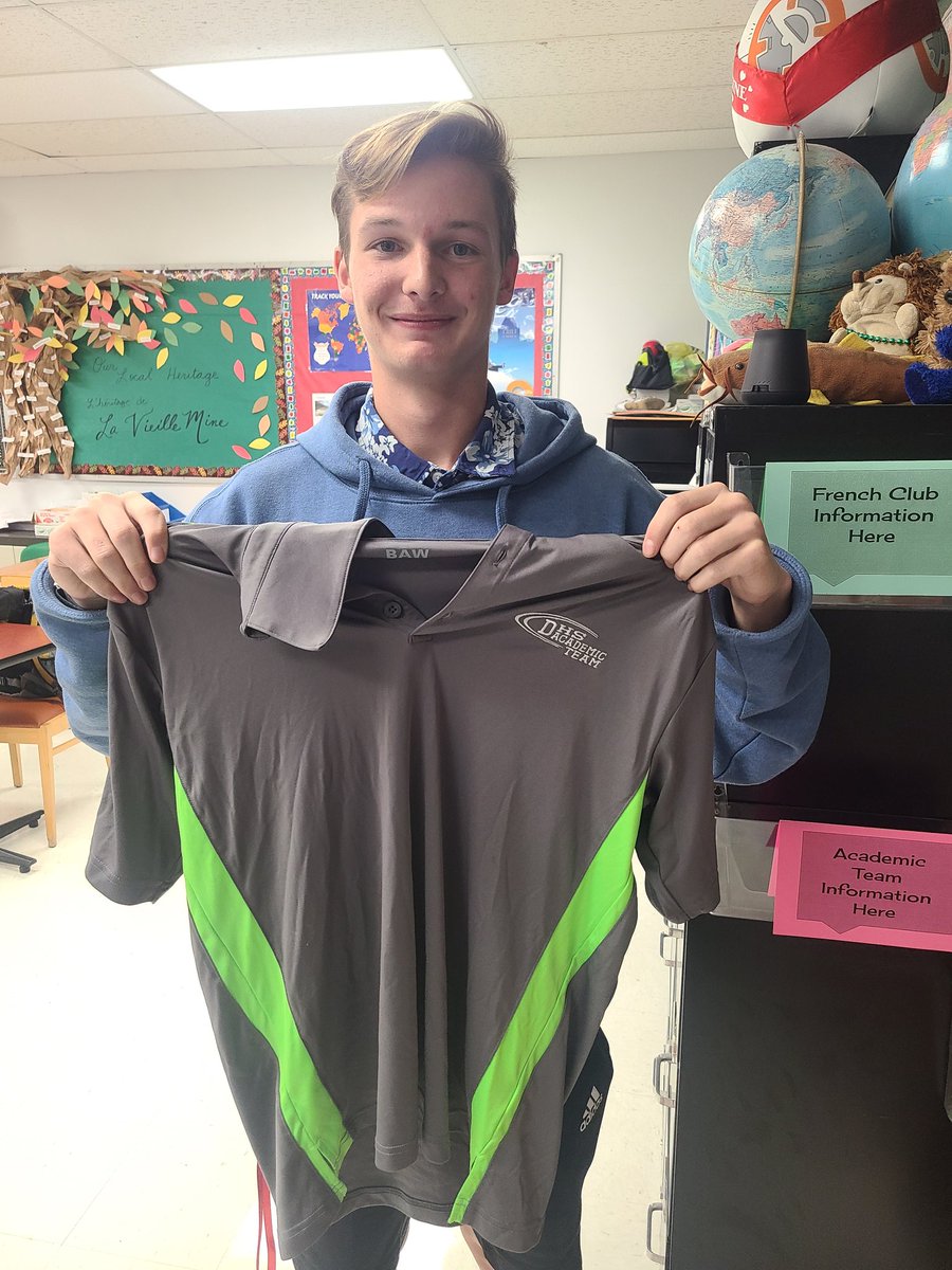 DHSAcademicTeam's tweet photo. Welcome to our newest members, Liam, Gage, and Jayda! They all earned their polls this week just in time to play in the newbie scrimmage on Nov 28! #gogreenarmy @DeSotoHS73 @desoto73 https://t.co/04TbZpf5Ro