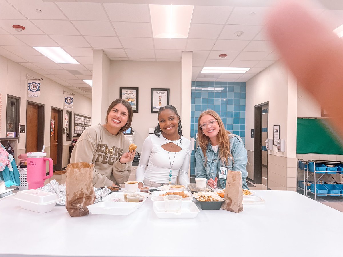 Mrs. Hennigan tweet media